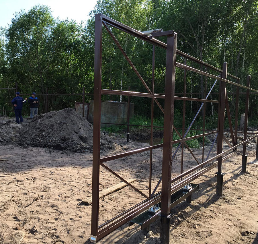 Варианты ворот на винтовых сваях в Камчатском крае